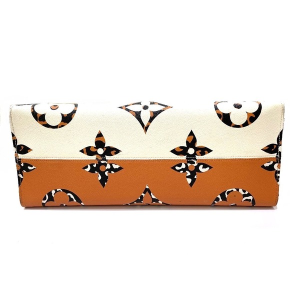 Louis Vuitton Monogram Jungle On The Go GM Tote Bag Monogram - Picture 4 of 9